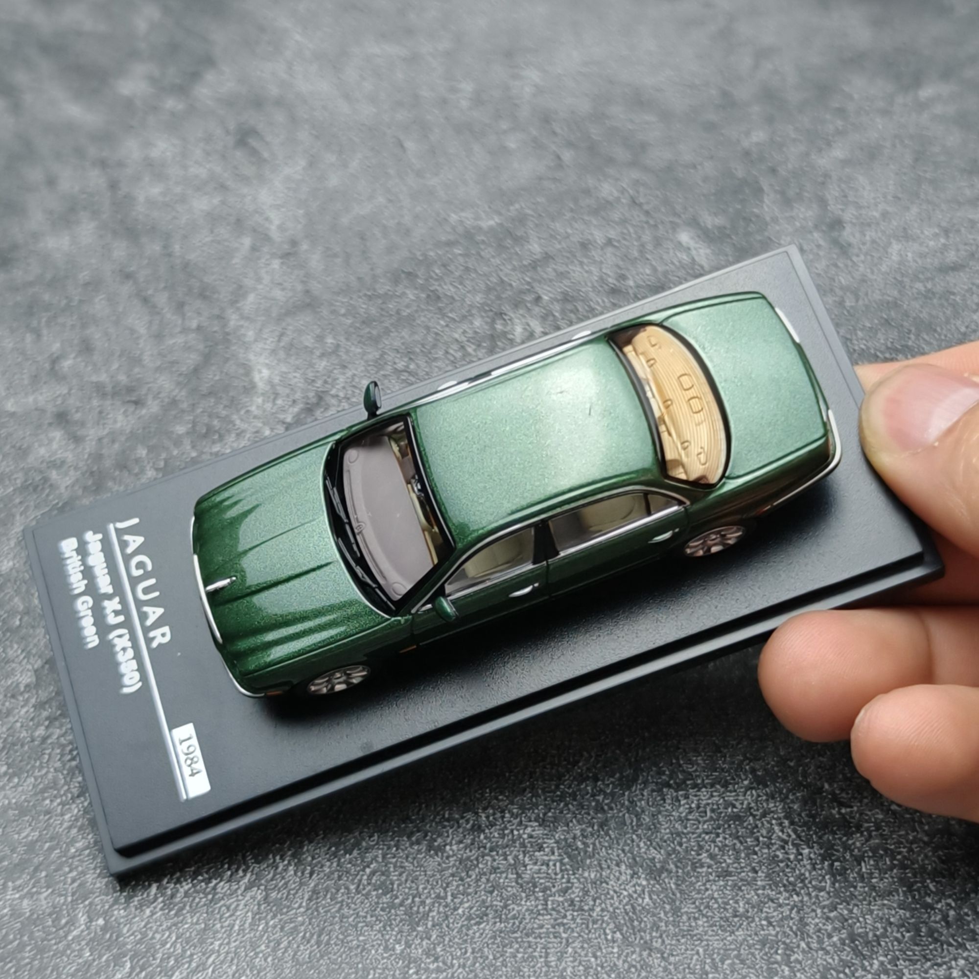 AR BOX Diecast Skala 1:64 XJ6  - Battery Case Storage ulasan dan harga
